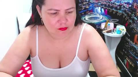 Tila online show from April 22, 2026, 1:08 am