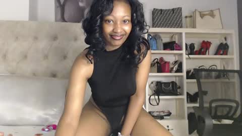Snapshot of tilly_ebony chatting on June 14, 2026, 11:23 am Tilly online show from June 14, 2026, 11:23 am