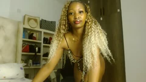 Snapshot of tilly_ebony chatting on August 7, 2026, 9:28 pm Tilly online show from August 7, 2026, 9:28 pm