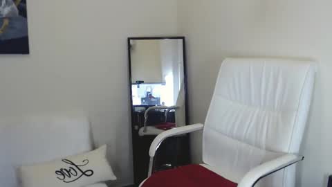 Tilly online show from January 7, 2025, 4:16 pm