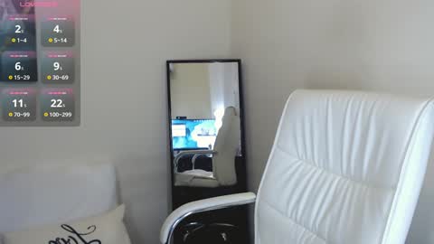 Tilly online show from January 12, 2025, 3:57 pm