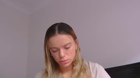 Snapshot of tilylove chatting on May 28, 2026, 3:04 am Tily Love online show from May 28, 2026, 3:04 am