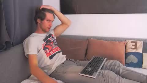 ask me online show from November 25, 2025, 5:57 pm