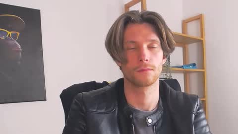 ask me online show from November 30, 2025, 8:13 pm