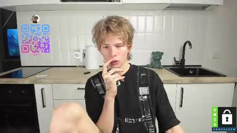 Snapshot of tim_milll chatting on July 7, 2026, 8:02 pm Tim online show from July 7, 2026, 8:02 pm