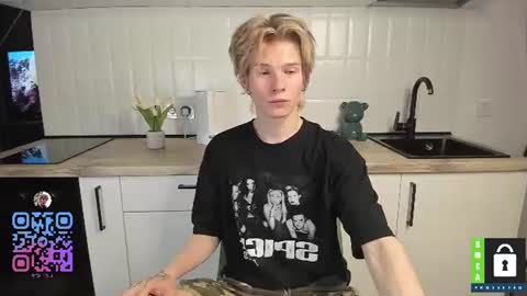 Snapshot of tim_milll chatting on July 16, 2026, 9:32 pm Tim online show from July 16, 2026, 9:32 pm