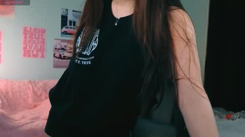 Mia online show from January 7, 2026, 7:38 pm