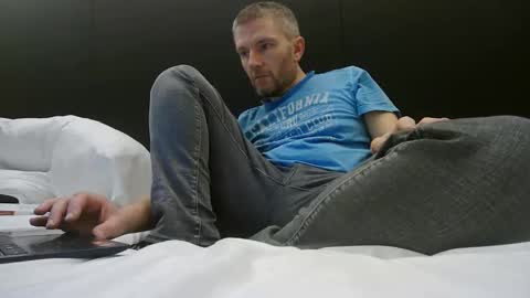 timgeil7890 online show from February 12, 2026, 9:21 pm