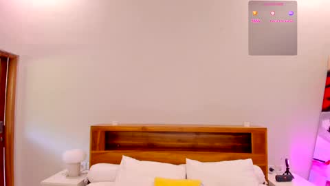 Snapshot of timissi chatting on January 25, 2025, 5:40 am Timis but I prefer you whisper to my ear my girl online show from January 25, 2025, 5:40 am