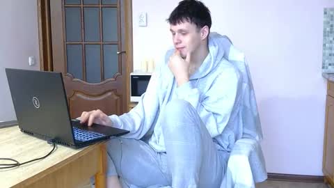 Tim WhiteS online show from November 11, 2025, 7:41 am