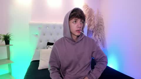 Timothy 21 years old online show from November 19, 2025, 8:20 pm