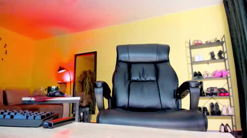 Snapshot of tina_commands chatting on March 13, 2026, 5:19 pm mistressTina online show from March 13, 2026, 5:19 pm