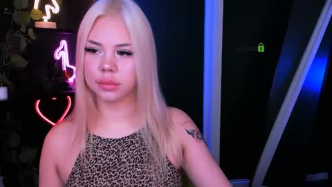 tina_golden1 online show from April 13, 2026, 6:41 am