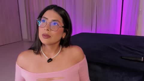 tina_olsen07 online show from February 22, 2026, 8:07 pm