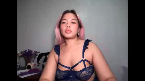 Snapshot of tina_slick chatting on May 11, 2026, 12:33 pm Tina online show from May 11, 2026, 12:33 pm