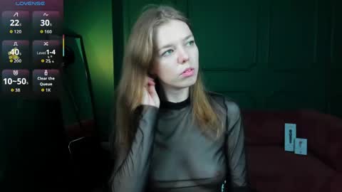 tina_tayllor__ online show from June 4, 2026, 9:32 pm