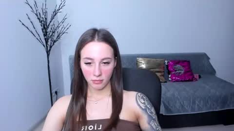 Snapshot of tina_tin85 chatting on June 13, 2026, 9:35 pm tina online show from June 13, 2026, 9:35 pm