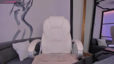 Tina  online show from February 11, 2025, 7:05 pm