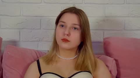 TinaBurton online show from April 21, 2026, 7:06 pm