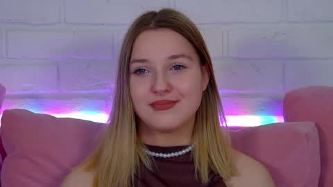 Snapshot of tinaburton chatting on April 27, 2026, 4:38 pm TinaBurton online show from April 27, 2026, 4:38 pm