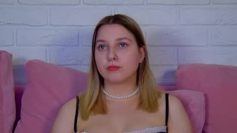 Snapshot of tinaburton chatting on May 7, 2026, 5:18 pm TinaBurton online show from May 7, 2026, 5:18 pm