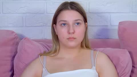 Snapshot of tinaburton chatting on May 19, 2026, 1:56 am TinaBurton online show from May 19, 2026, 1:56 am