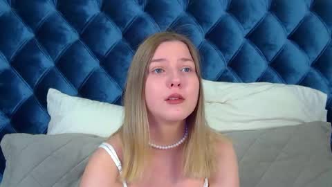 Snapshot of tinaburton chatting on June 3, 2026, 4:45 pm TinaBurton online show from June 3, 2026, 4:45 pm