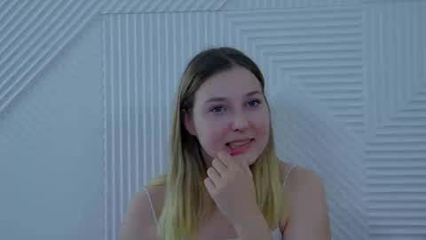 Snapshot of tinaburton chatting on August 3, 2026, 4:11 pm TinaBurton online show from August 3, 2026, 4:11 pm