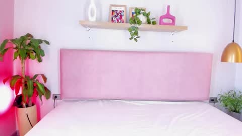 Tina online show from October 31, 2025, 11:55 am