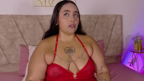 tinacurv online show from November 19, 2025, 7:36 pm