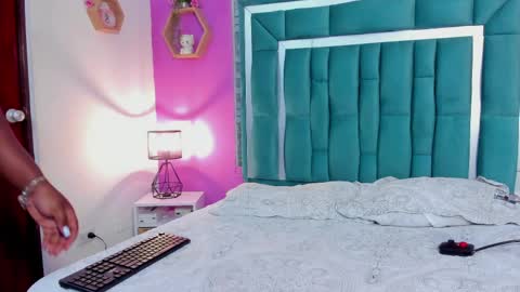 Snapshot of tinajones20 chatting on April 8, 2026, 8:53 pm Tina online show from April 8, 2026, 8:53 pm