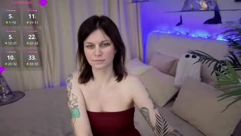 TinaMelt online show from October 31, 2025, 8:10 pm