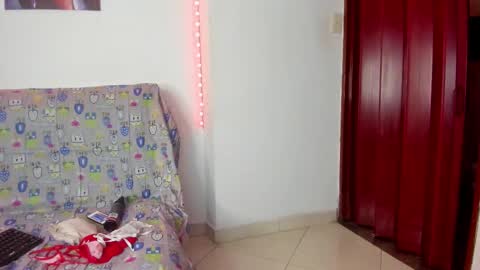 tinas_smith online show from November 1, 2025, 7:27 pm