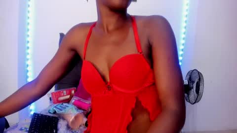 Snapshot of tinas_smith chatting on May 3, 2026, 1:39 pm tinas_smith online show from May 3, 2026, 1:39 pm
