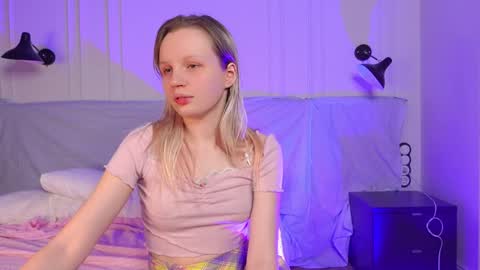 tinasiner online show from January 24, 2025, 8:11 pm