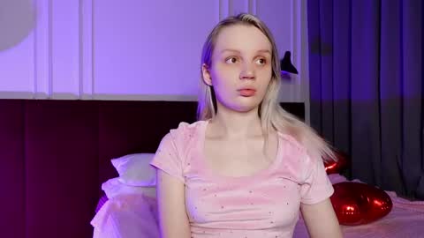 tinasiner online show from February 16, 2025, 1:38 pm