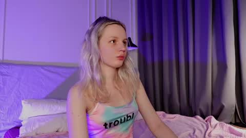 tinasiner online show from February 19, 2025, 5:16 pm