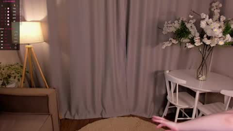 Annie online show from October 16, 2025, 10:11 pm