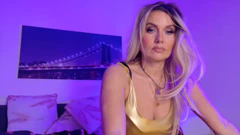 tinkerbell822 online show from September 9, 2025, 8:03 am