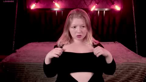 TinkerrBelll online show from October 6, 2025, 7:22 pm