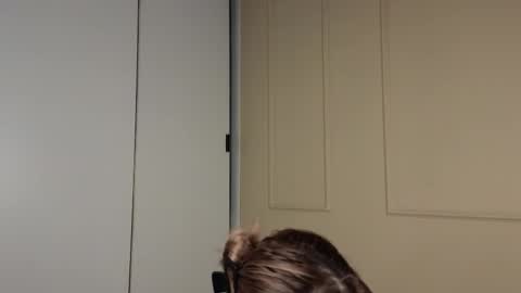 Tina online show from September 19, 2025, 6:04 am