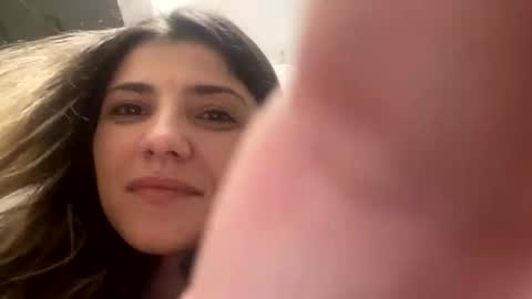 tinna21 online show from April 1, 2026, 1:41 pm