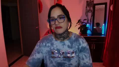 I AM BELLA  ----------- follow my  IG  TINNS 69 online show from October 12, 2025, 12:53 am