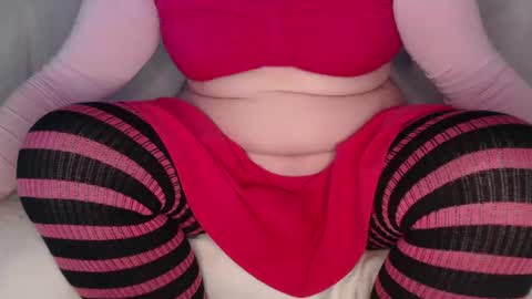 tiny_d online show from July 5, 2026, 6:42 am