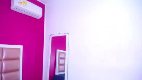 tiny_sarah1 online show from November 13, 2025, 8:08 pm