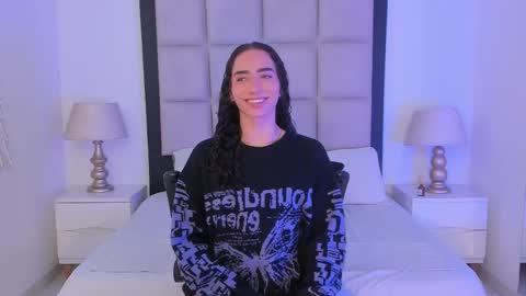 Thomm  Independent Model online show from February 19, 2026, 7:04 am