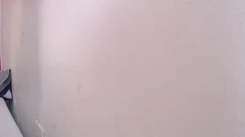 tiny_whore18 online show from November 1, 2025, 10:39 am