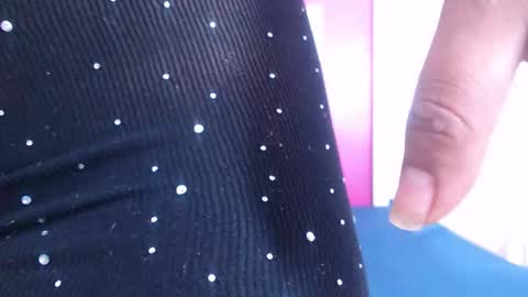 tiny_whore18 online show from December 2, 2025, 6:47 pm