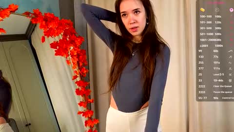 Annie online show from November 30, 2025, 6:06 am