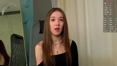 Annie online show from December 5, 2025, 6:11 am